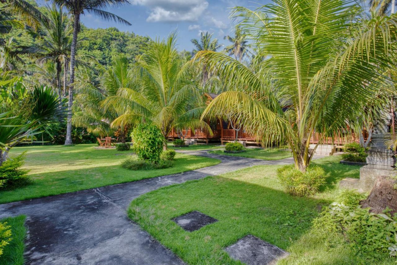 Puri Yalus Bungalow Toyapakeh Exterior foto
