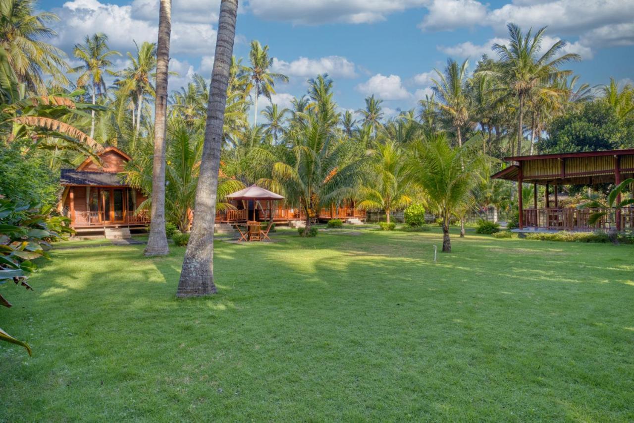 Puri Yalus Bungalow Toyapakeh Exterior foto