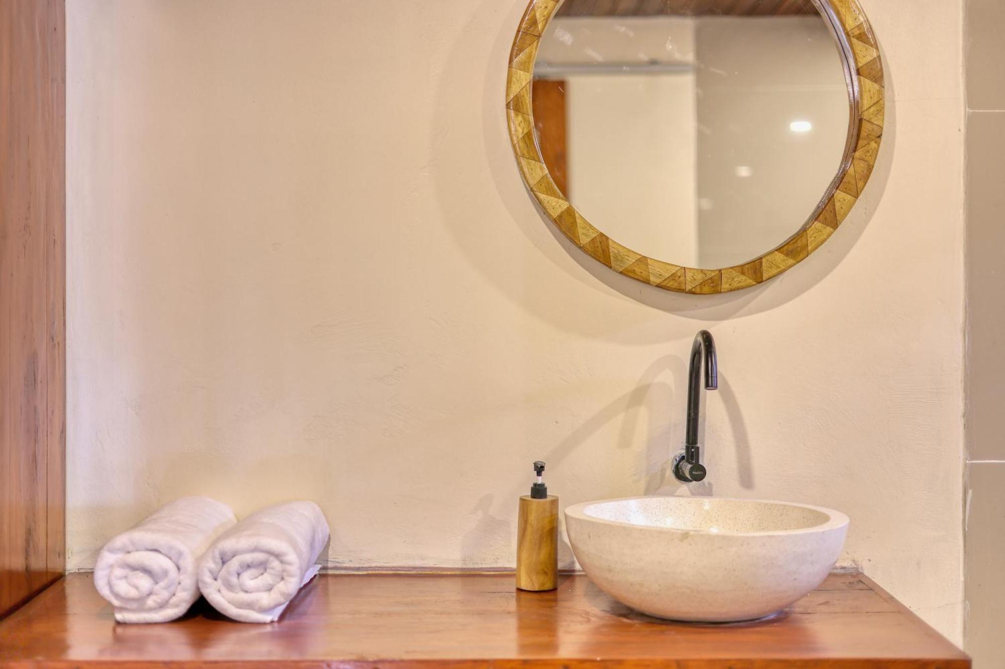 Puri Yalus Bungalow Toyapakeh Zimmer foto